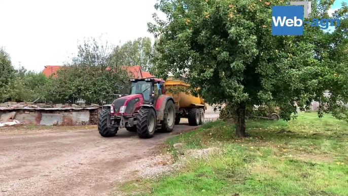 Défilé de tracteurs pour l'ensilage de maïs dans la Somme (80)