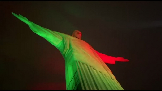 Cristo Redentore di Rio illuminato dai colori della bandiera italiana