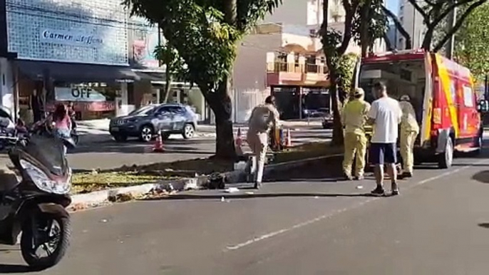 Siate atende motociclista que sofreu ferimentos ao cair na avenida Maringá