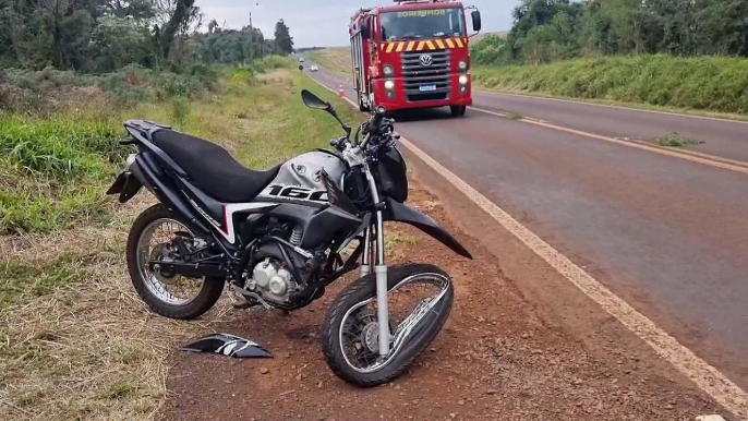 Motociclista é socorrido pelo Siate após acidente na PR-180 em Cascavel