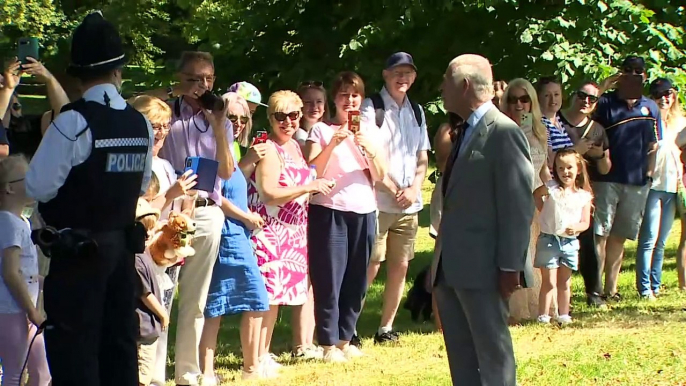 King meets well-wishers after Sandringham church service