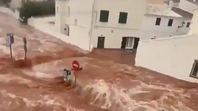 Mer déchaînée et inondations : les images de la tempête aux Baléares