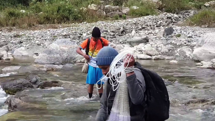 Cast Net Fishing in Nepal | Himalayan Trout Fishing | Asala Fishing |