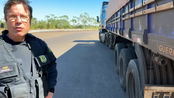 Em 24 horas, PRF flagra o mesmo caminhão com os mesmos pneus tentando sair do Brasil