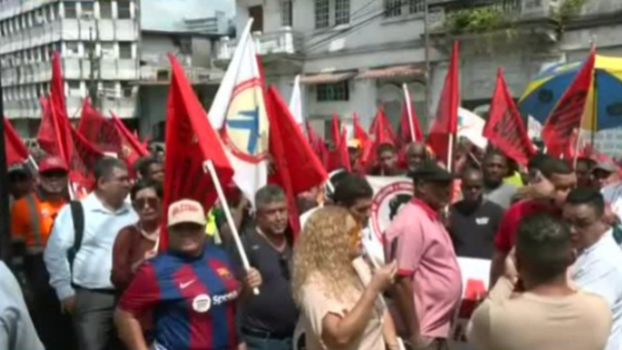 Gremios sindicales protestaron en los predios de la Asamblea Nacional