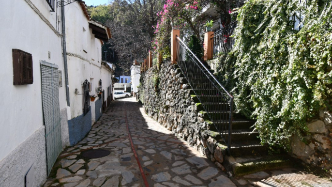 Este pueblo de Ronda celebra sus fiestas con el mejor cartel posible y la clave es su protagonista: Josefa