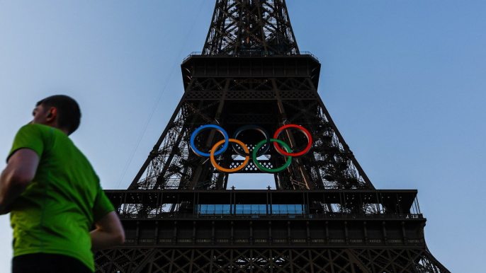 Les descendants de Gustave Eiffel opposés à la pérennisation des anneaux olympiques sur la  tour Eiffel