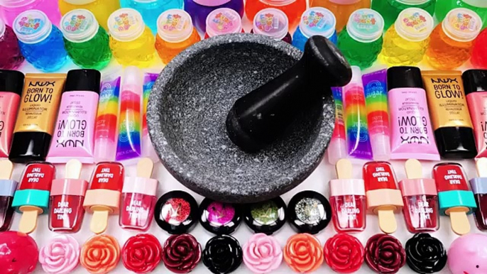 Satisfying Video Mixing Makeup Cosmetics Glitter Squishy Balls into Glossy Slime GoGo Slime ASMR