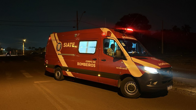 Casal fica ferido em queda de moto no Interlagos