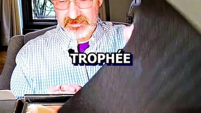 L'intérieur des COLIS de trophées youtube !