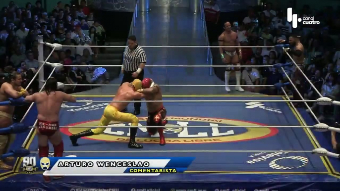 Rocky Romero, Templario, Volador Jr. vs Ángel de Oro, Niebla Roja, Soberano Jr. in a relevos increíbles match