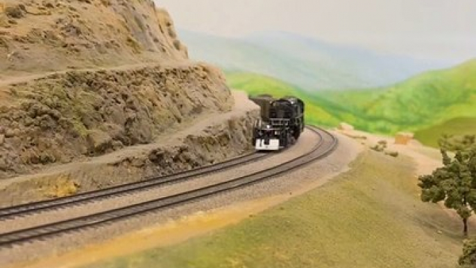 Southern Pacific AC-9 on Tehachapi loop %7C %23hoscale %23train %23layout %23railroad %23southernpacific %23steam