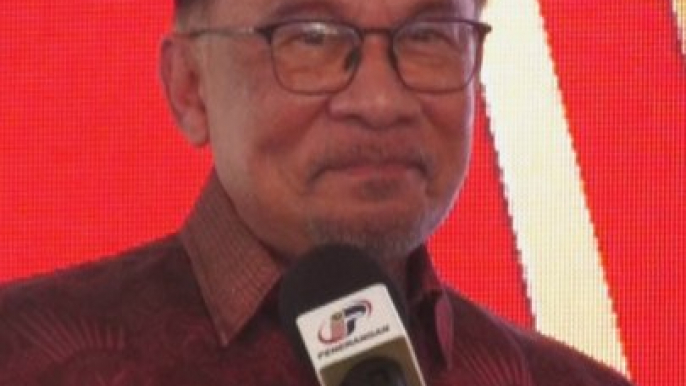 PM Anwar: Declare my assets? Any time