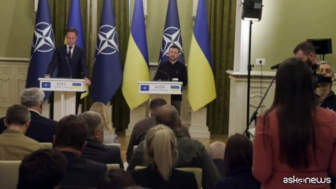 L'incontro a Kiev fra il segretario Nato Rutte e Zelensky