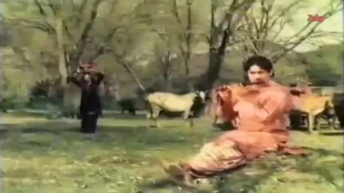 Sun Wanjli Di Mithri Taan  Film : Heer Ranjha (1970)Singers: Noor JahanDirector: Masud PervaizWriters: Ahmed Rahi, Waris ShahMusic: Khursheed AnwarStars: Ejaz, Firdous,