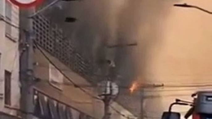 Imagens mostram início de incêndio em shopping de compras no Brás em SP