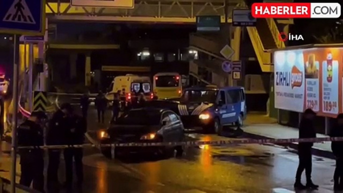 Bakırköy'de maddi hasarlı trafik kazasına müdahale eden polis aracına İETT otobüsü çarptı, 1 polis memuru şehit oldu