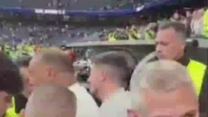 Pelea en el Bernabéu entre aficionados por la camiseta de Brahim