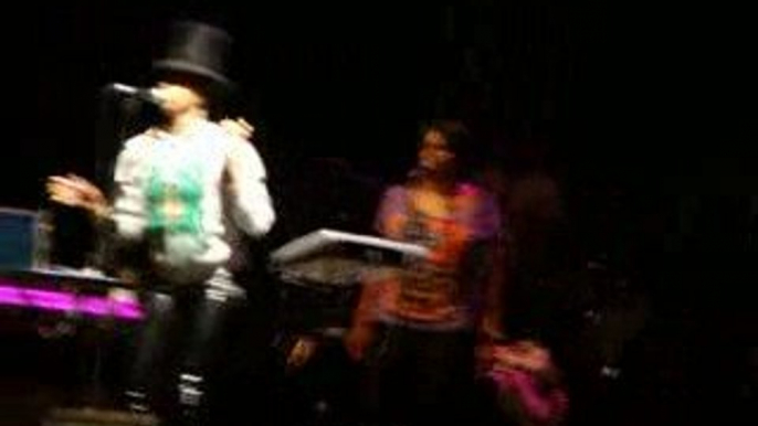 Erykah Badu Live " TWINKLE " Nice Jazz Festival 09 by Vish