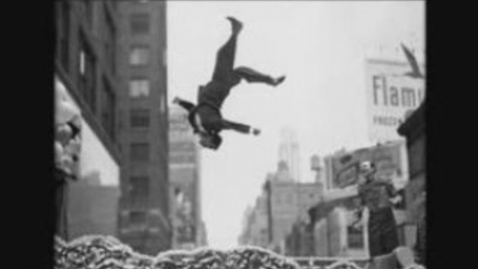 Masters of Photography :  Garry Winogrand