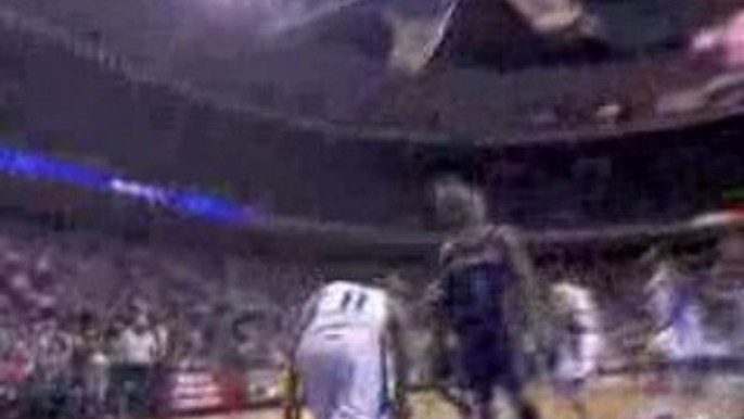 NBA Jameer Nelson finds for this alley-oop pass