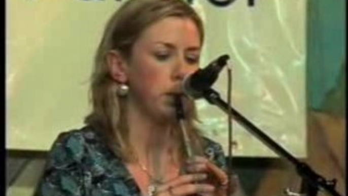 Irish Traditional Music:   Amhrain as Gaelge agus Rince Ceol