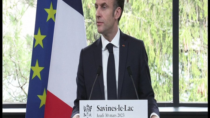 Emmanuel Macron annonce son "plan eau" à Savines-le-lac