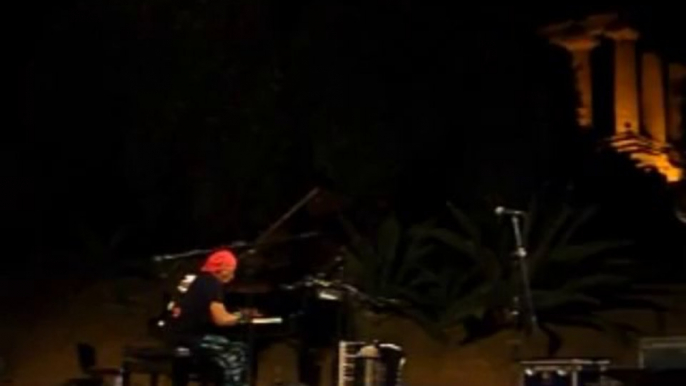 La «Ninna nanna» al piano jazz di Antonello Salis