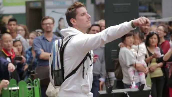 Random New Yorkers Conduct Orchestra In Manhattan Square : Social Experiment
