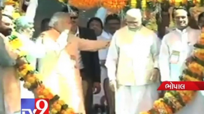 Tv9 Gujarat - Modi-Advani rift visible at Bhopal rally