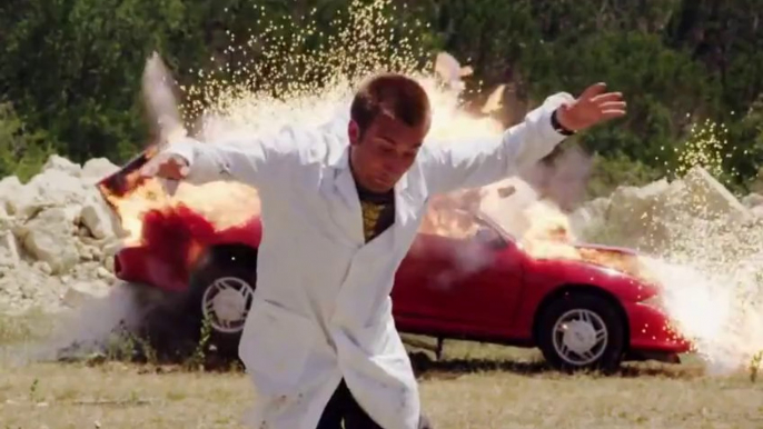 Explosion de voiture en Slow Motion par The Slow Mo Guys