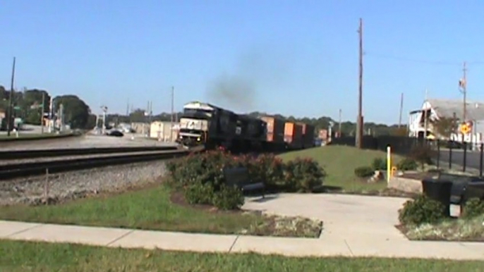 Second NS 207 intermodal train SB through Austell Ga. (2)