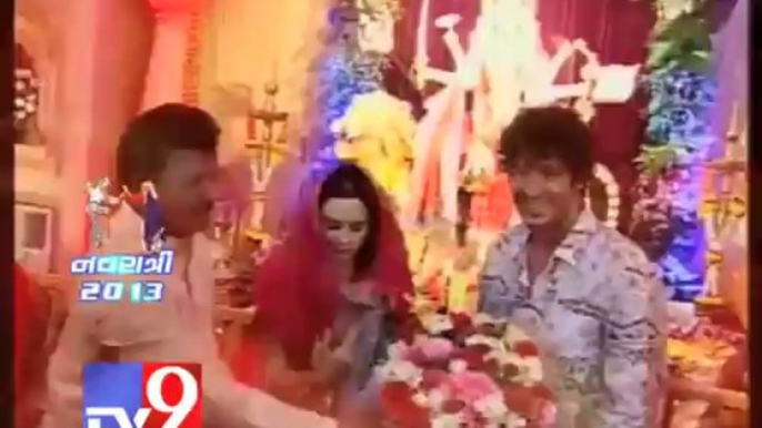 Watch Bollywood celebrities swaying on Garba raas - Tv9 Gujarat