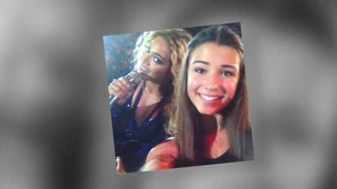 Beyoncé Poses For Selfie With Fan During Concert