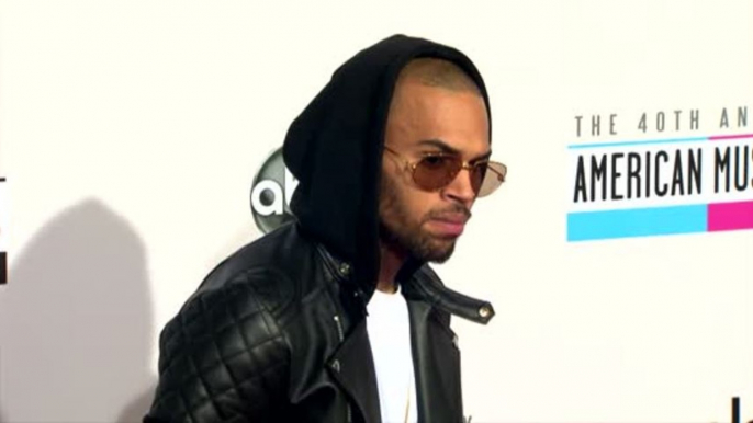 Chris Brown Checks Into Rehab