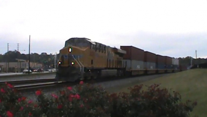 UP power leads NS G89 intermodal train SB through Austell Ga.