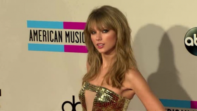 Taylor Swift Ignores Harry Styles at American Music Awards