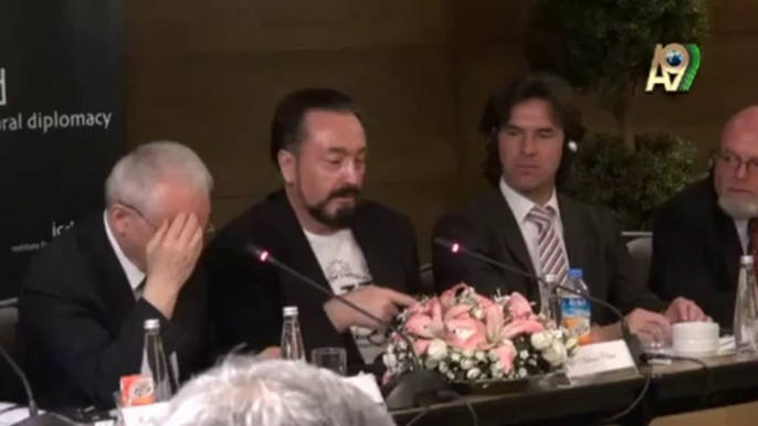 Üç dinin mensuplarının ve siyasilerin katıldığı Sayın Adnan Oktar Başkanlığında gerçekleştirilen Barış ve Kardeşlik Toplantısı - Sayın Adnan Oktar'ın konuşması (9 Mayıs 2013; Sürmeli Oteli)