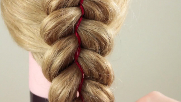 Как заплести косичку из 5 прядей (c двумя лентами). Braiding with five strand(3 strands+2 ribbons)