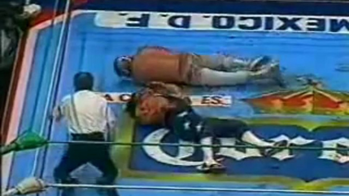 El Hijo del Santo vs. El Dandy vs. Negro Casas (Mask vs. Hair vs. Hair) - CMLL 12/6/96