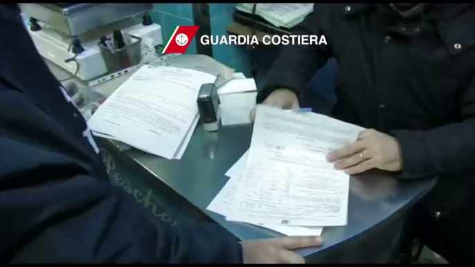 Guardia Costiera - Controlli a tappeto nelle pescherie per S. Silvestro (31.12.13)