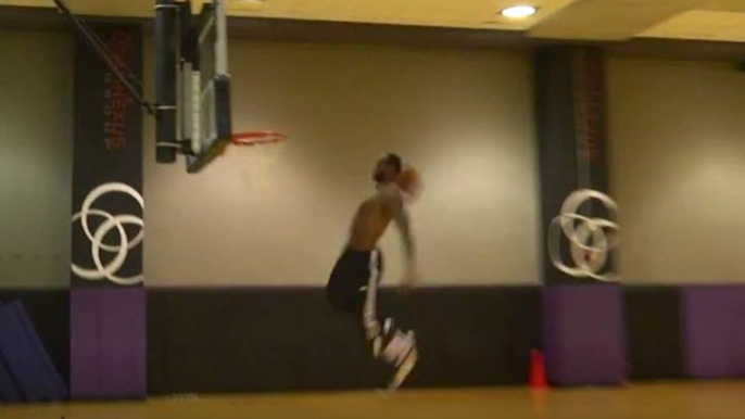 Lebron James Puts On A Dunking Clinic At Practice