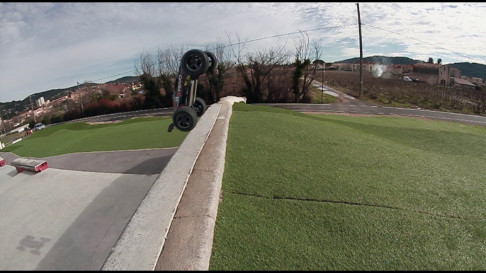 BACKFLIP E-REVO 6S TRAXXAS