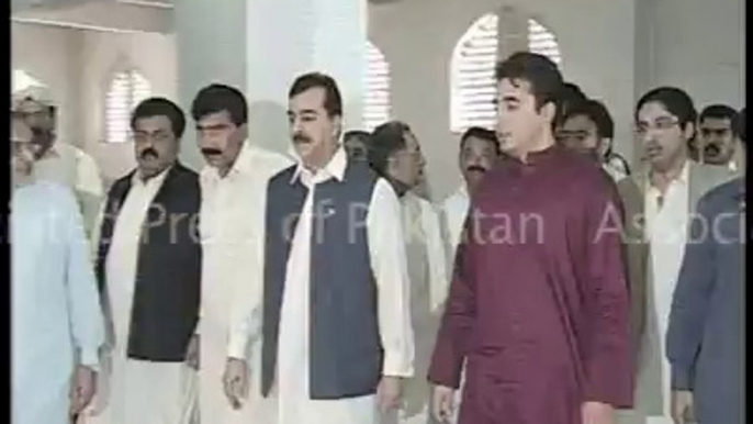 Chairman PPP Bilawal Bhutto Zardari, former PM Syed Yousuf Raza Gilani and Chief Minister Sindh arrived at Garhi Khuda Bux Bhutto