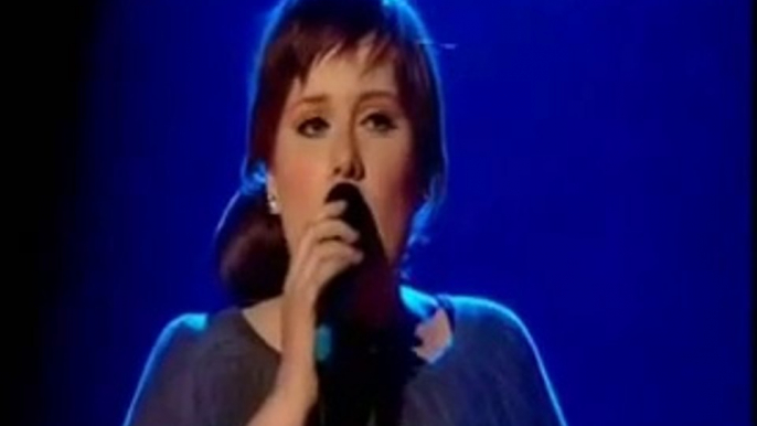 Adele - Chasing Pavements [Friday Night with Jonathan Ross]  BBC Radio One - (December 7th, 2007)