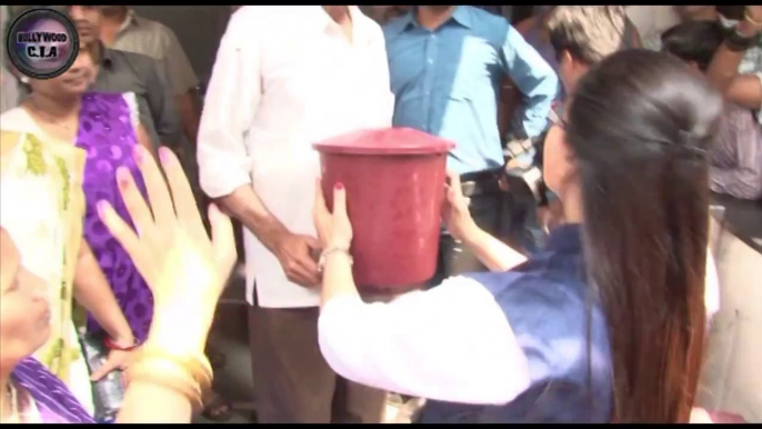 Rakhi Sawant DISTRIBUTES FREE DUSTBINS