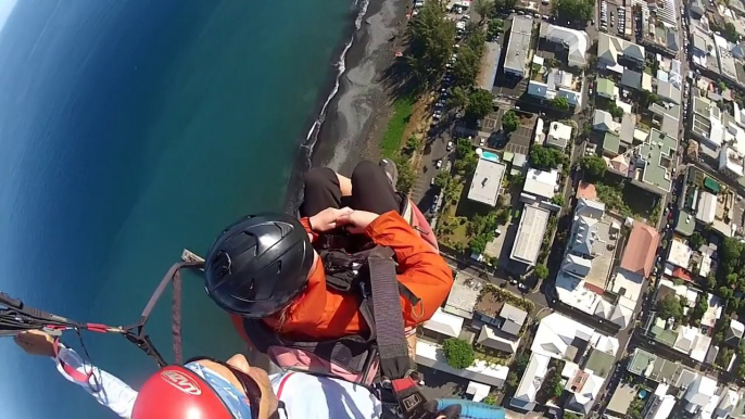 TANDEM PARAPENTE MAIDO ILE DE LA REUNION - TANDEM PARAGLIDING from MAIDO