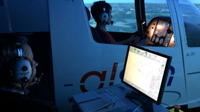 Un simulateur de vol à l'aéroport-club de Rennes Ille-et-Vilaine