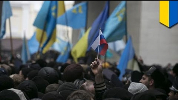 Ukraine crisis: Armed men seize parliament building in Crimea