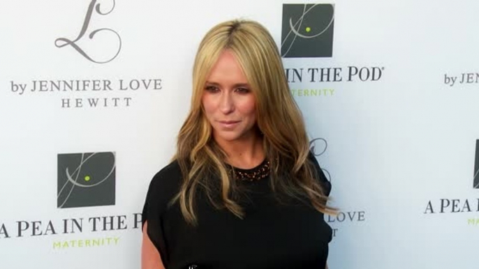 Jennifer Love Hewitt in No Hurry to Lose Baby Weight